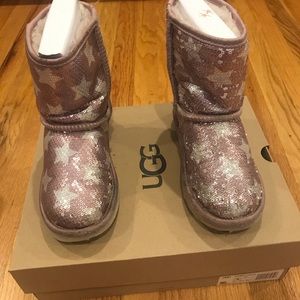 Little girls star uggs